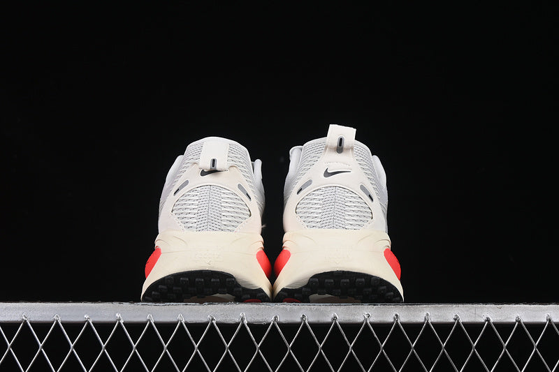 NikeUnisex Vomero 18 - Siren Red