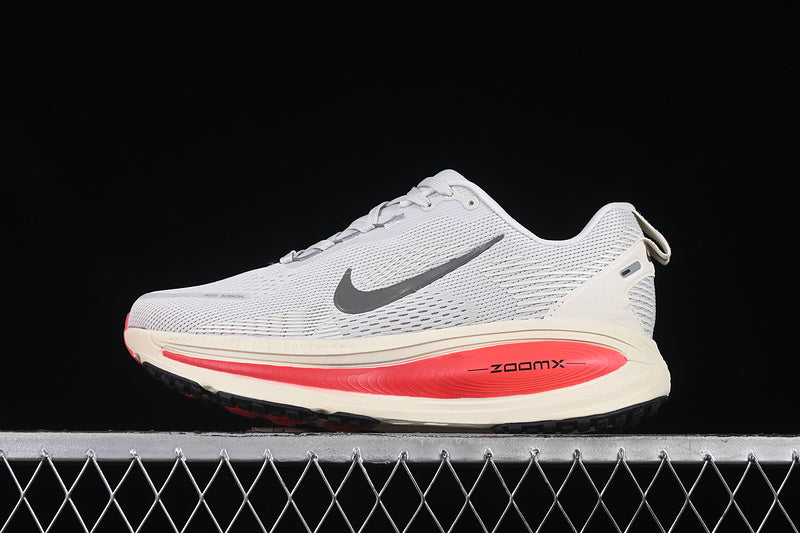 NikeUnisex Vomero 18 - Siren Red