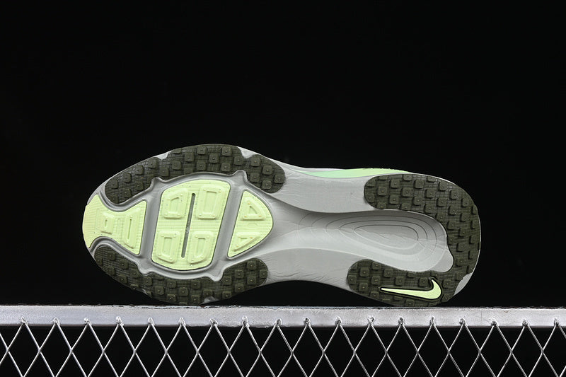 NikeUnisex Vomero 18 - Light Silver Volt