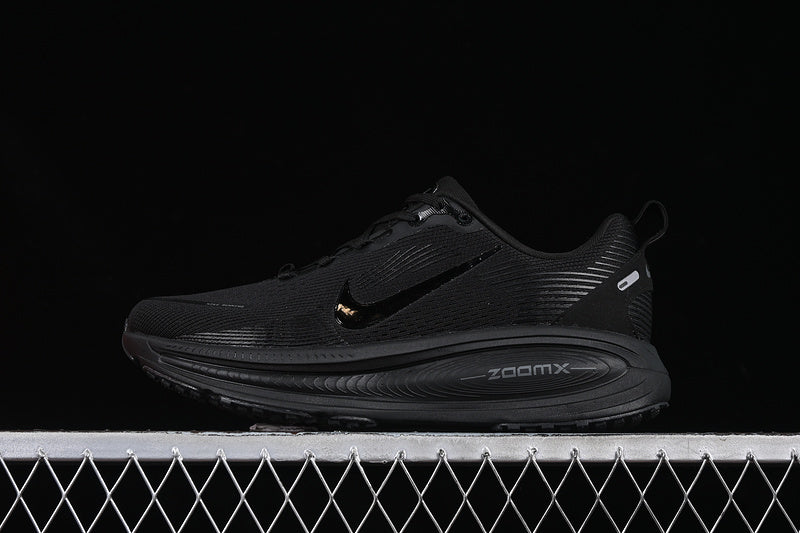 NikeUnisex Vomero 18 - Dark Black