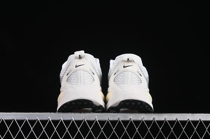 NikeUnisex Vomero 18 - Summit White