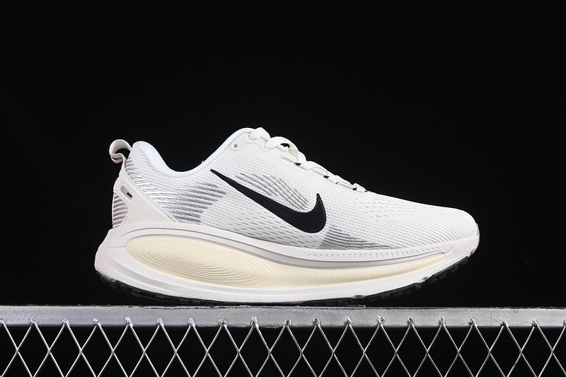 NikeUnisex Vomero 18 - Summit White