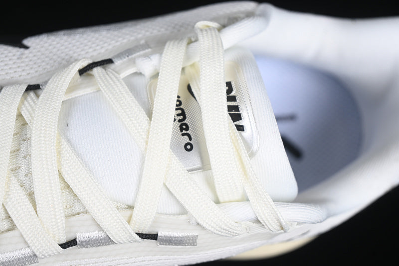 NikeUnisex Vomero 18 - Summit White