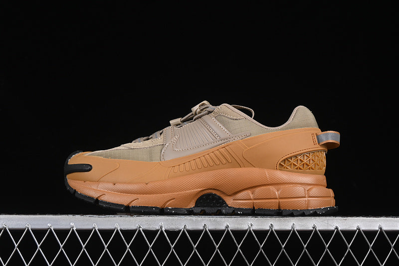 NikeUnisex Zoom Vomero 5 - Flax