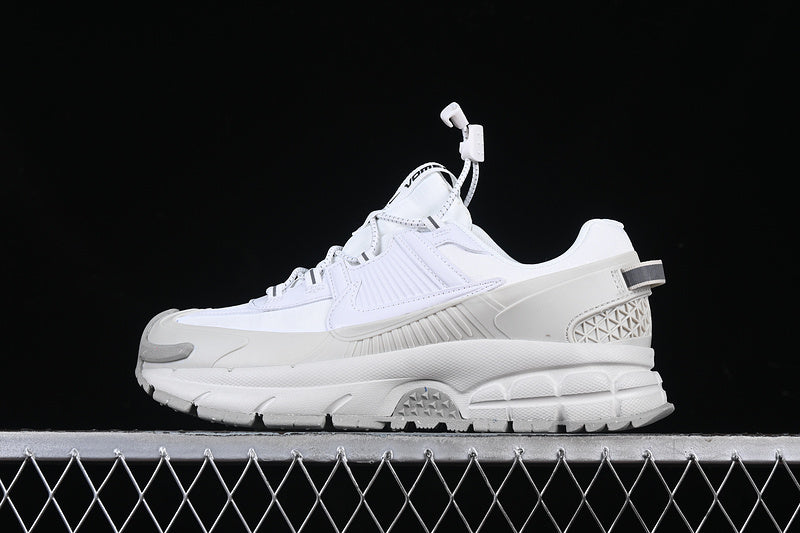 NikeUnisex Zoom Vomero 2 Roam - Light Bone