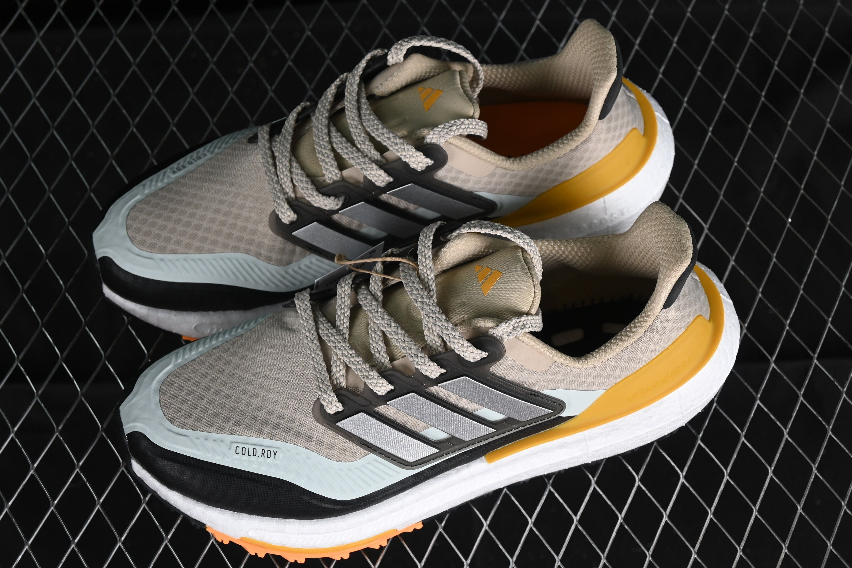 adidasUnisex Ultra Boost Light - Silver Metallic Orange