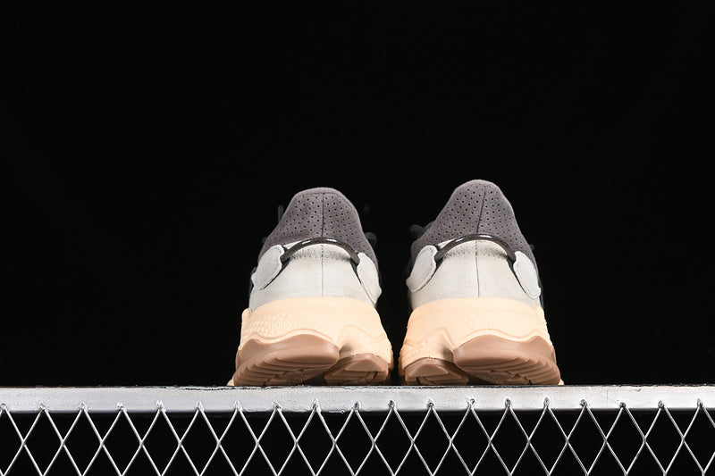 adidasUnisex Ozweego - Charcoal Sand