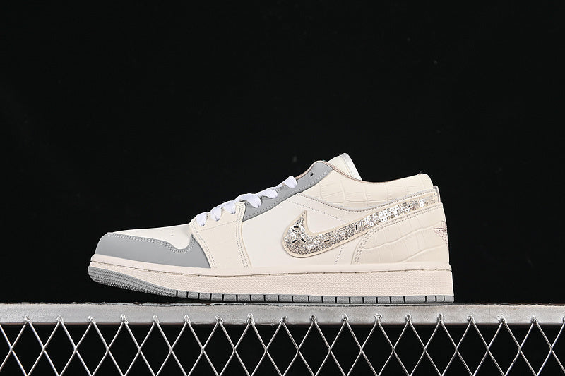 Air Jordan 1 AJ1 Low - Sail Soft Pearl