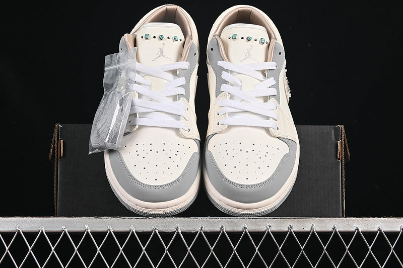 Air Jordan 1 AJ1 Low - Sail Soft Pearl