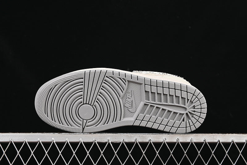 Air Jordan 1 AJ1 Low - Sail Soft Pearl