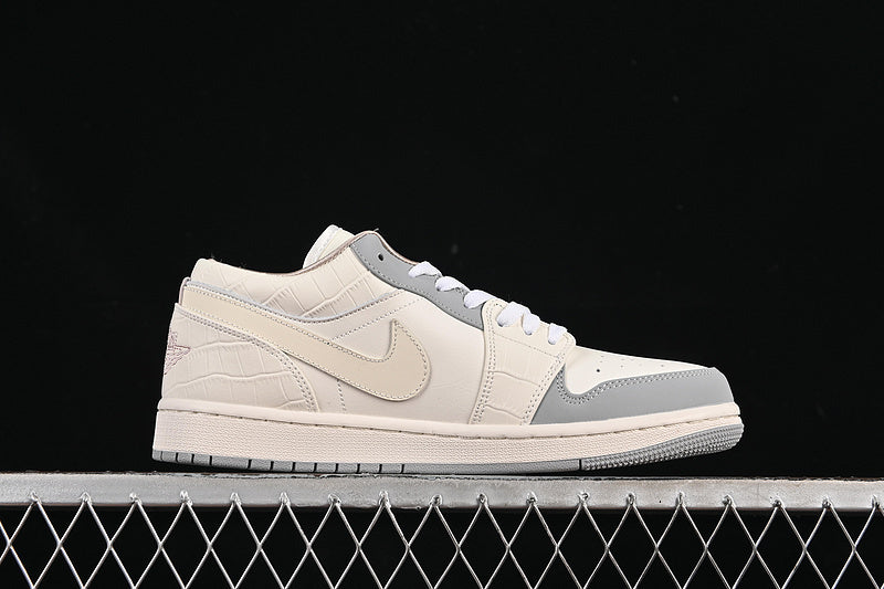 Air Jordan 1 AJ1 Low - Sail Soft Pearl
