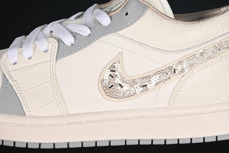 Air Jordan 1 AJ1 Low - Sail Soft Pearl
