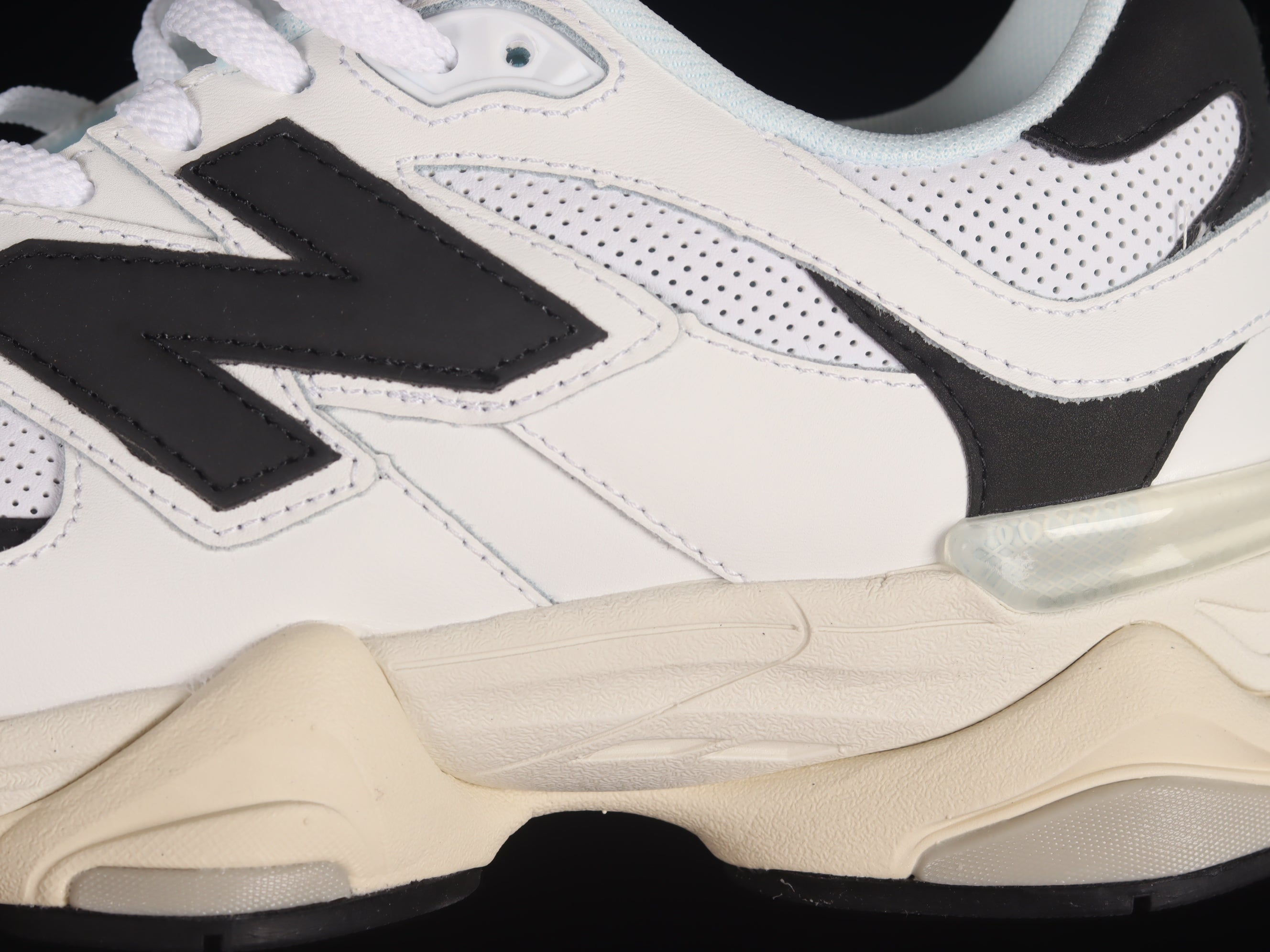 New Balance 9060 - White/Black