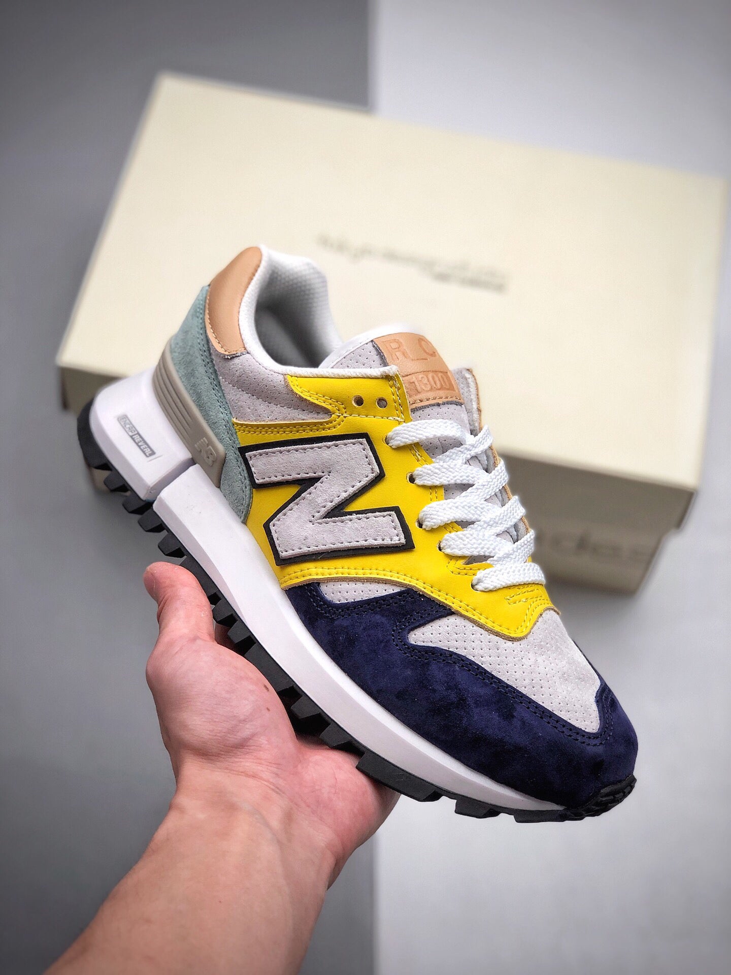 WMNS New Balance RC 1300 - Tokyo