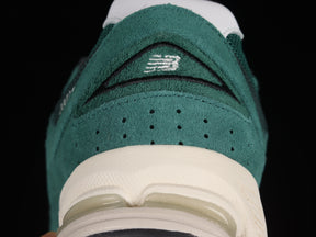 New Balance 2002R - Forest Green