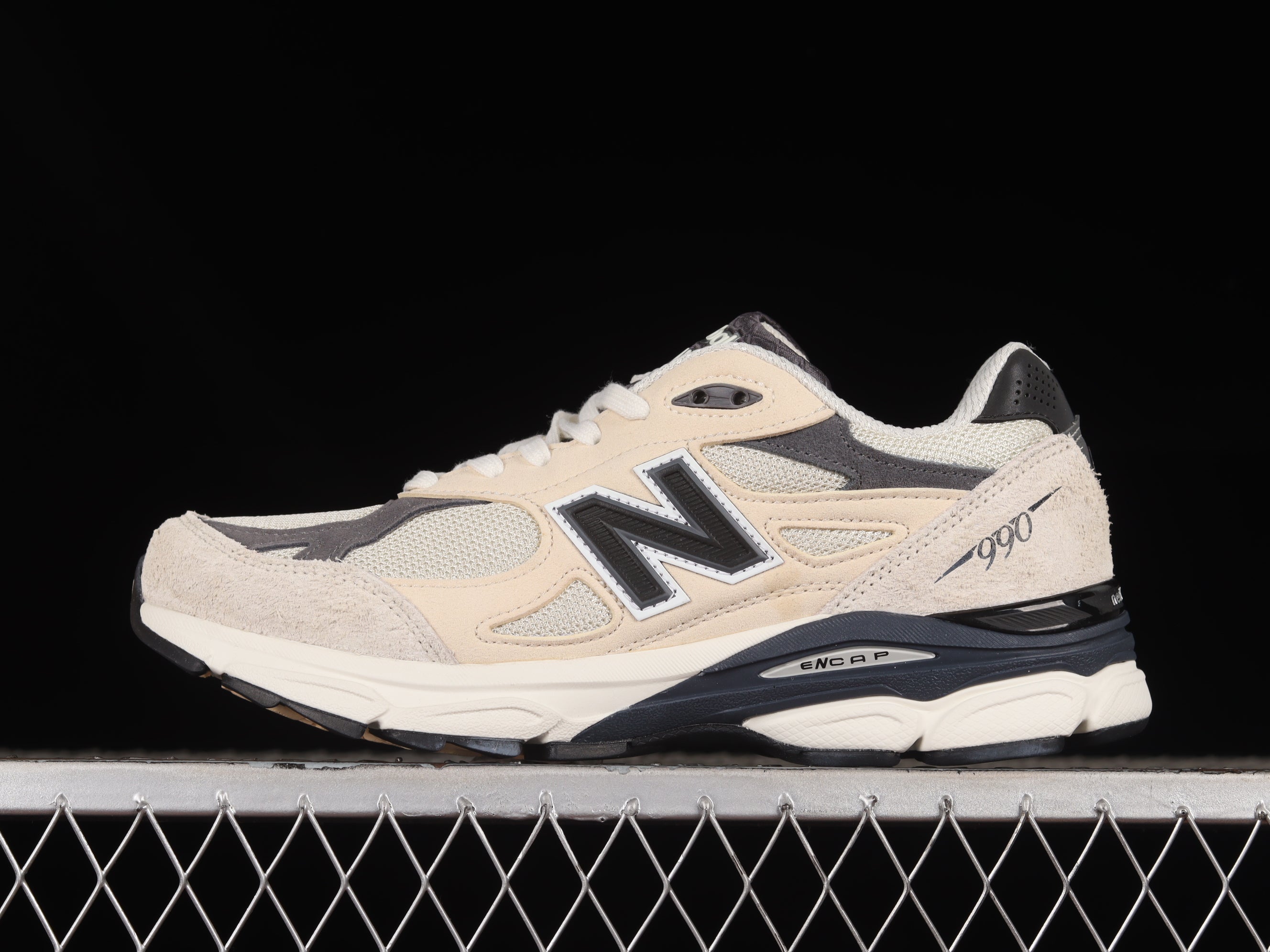 New Balance 990v3 - Moonbeam