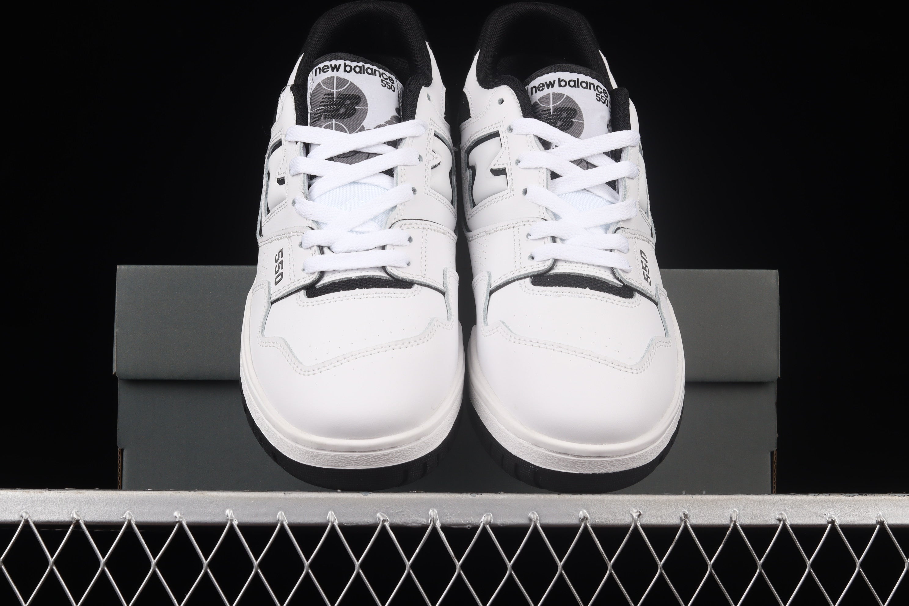 WMNS New Balance 550 - White/Black