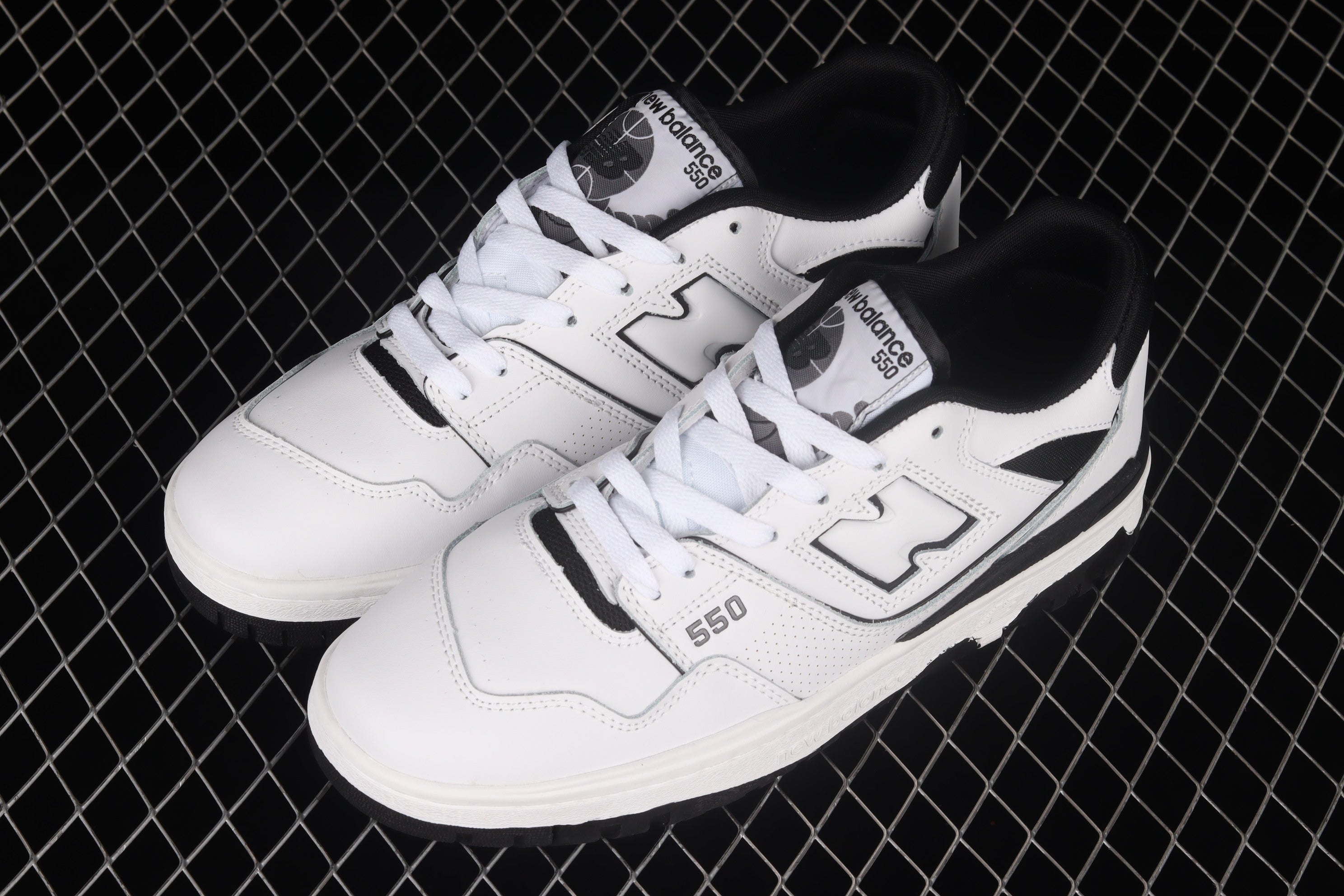 WMNS New Balance 550 - White/Black