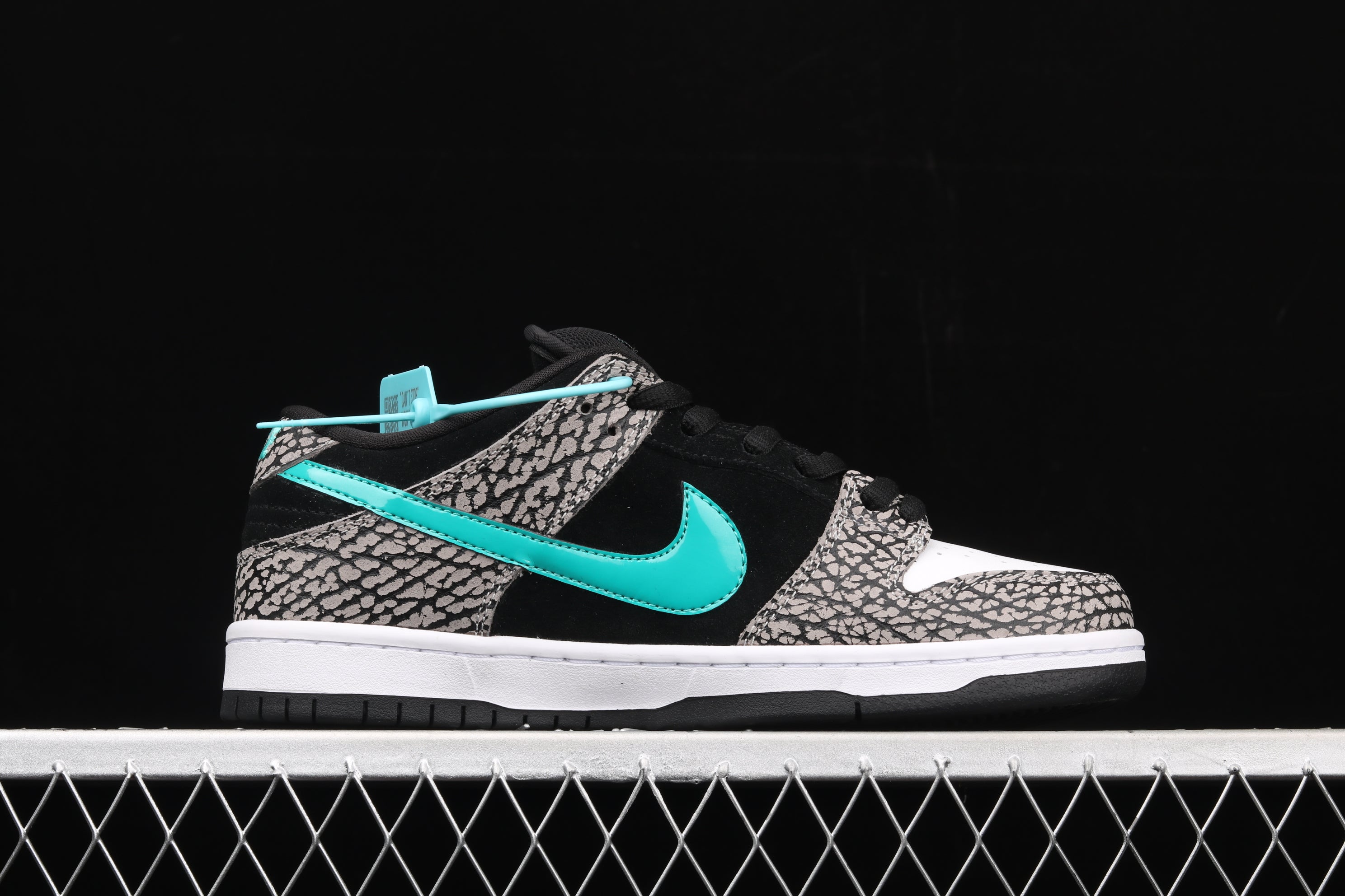 NikeSB Dunk Low Pro - Atmos Elephant