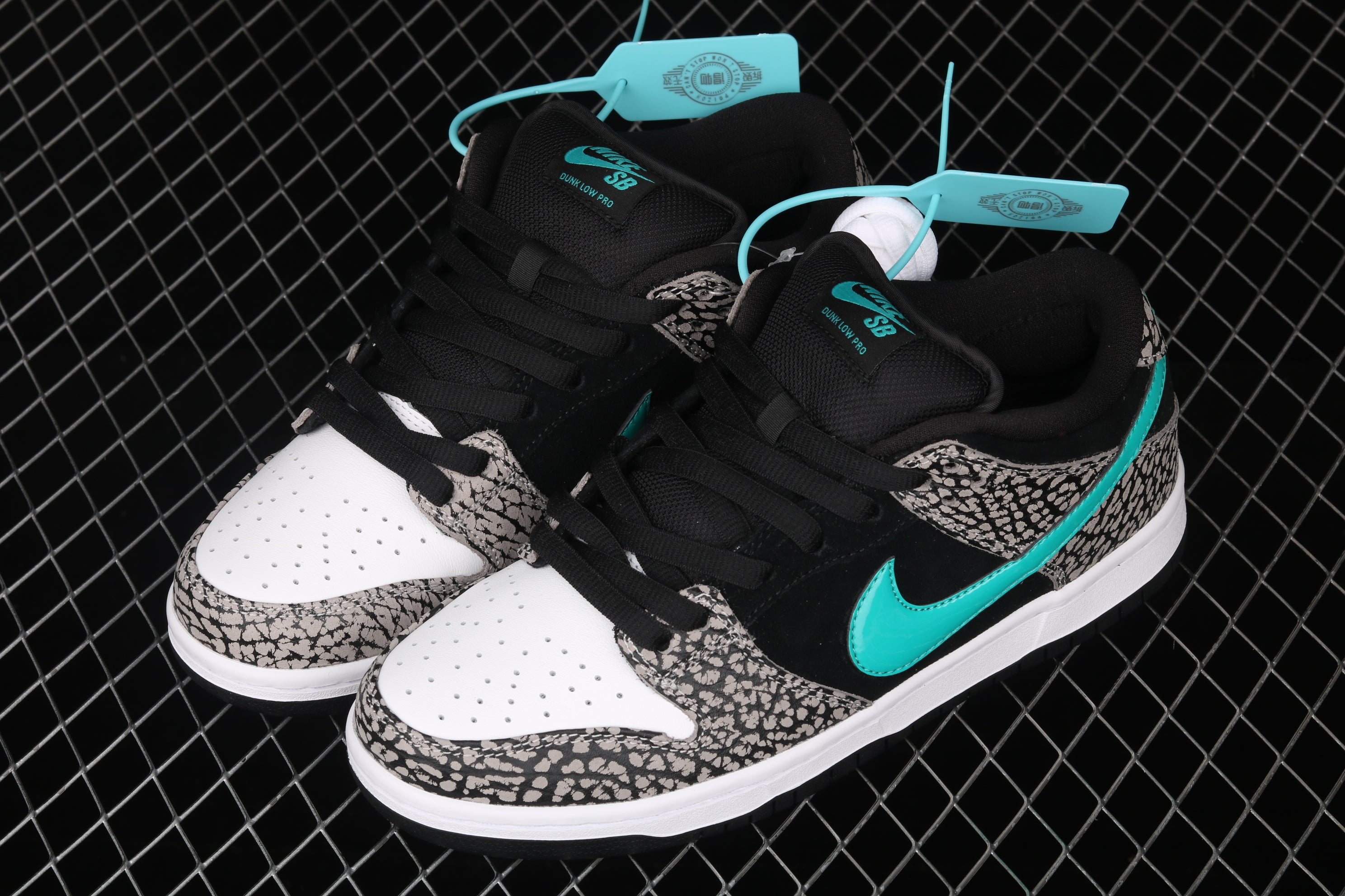 NikeSB Dunk Low Pro - Atmos Elephant