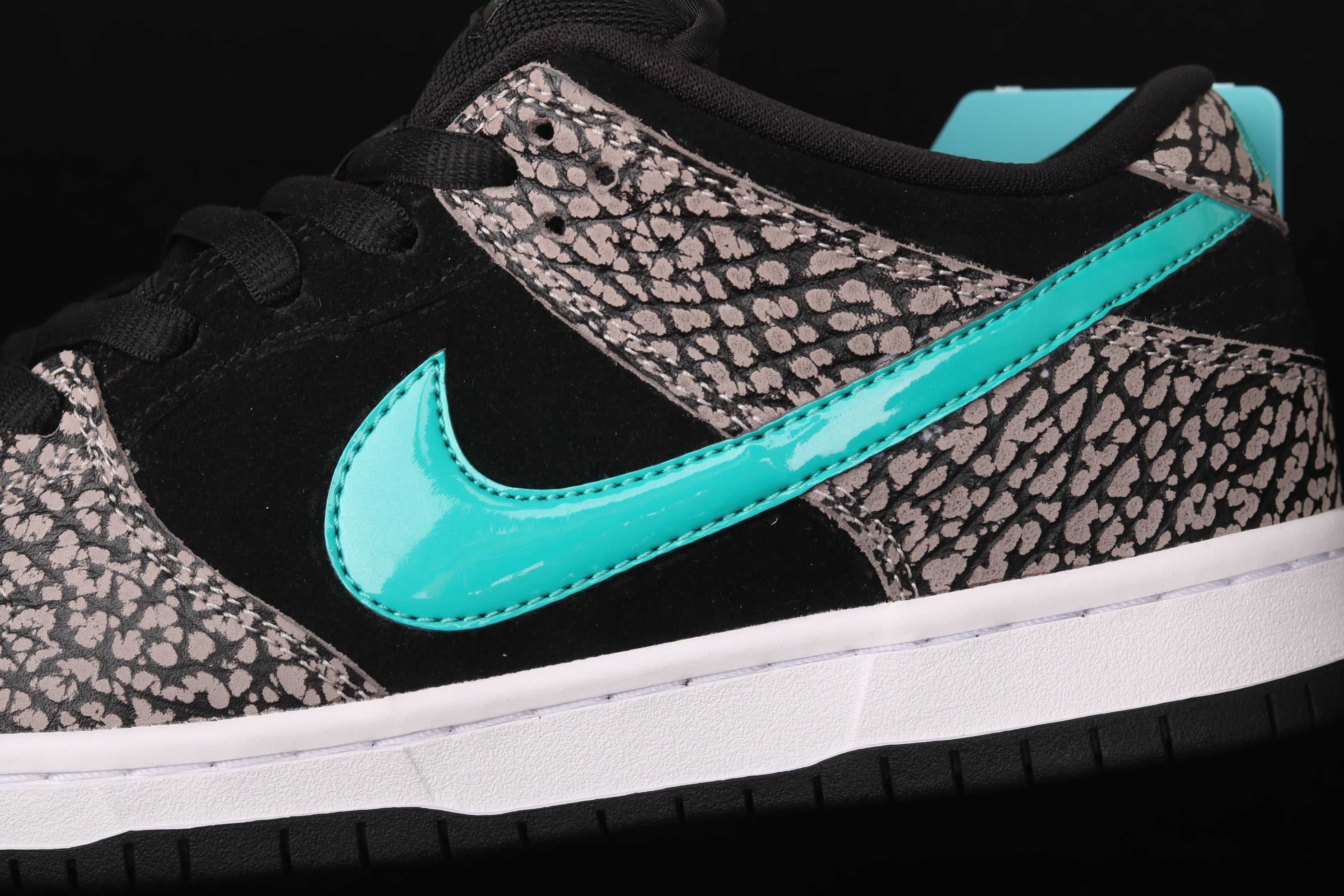 NikeSB Dunk Low Pro - Atmos Elephant