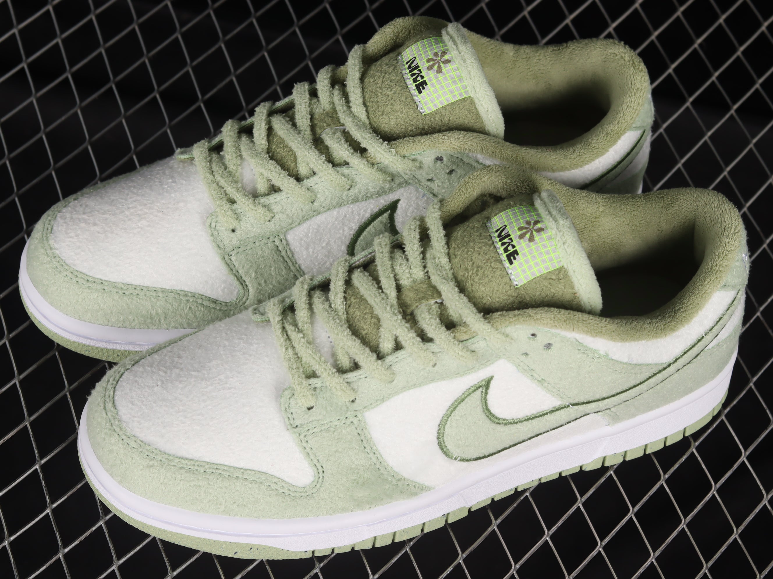 NikeMens Dunk Low - Honey dew