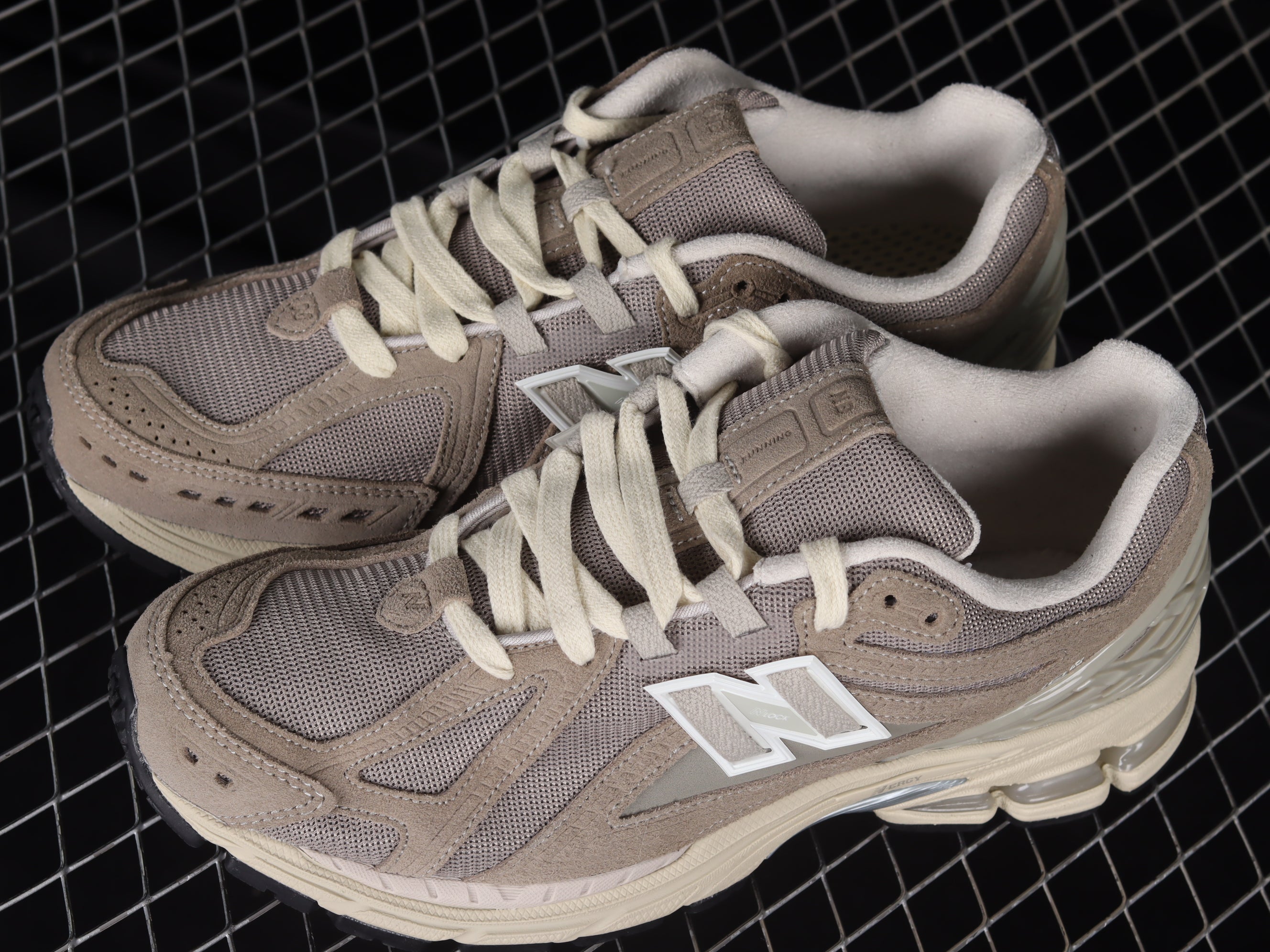 New Balance 1906R - Beige