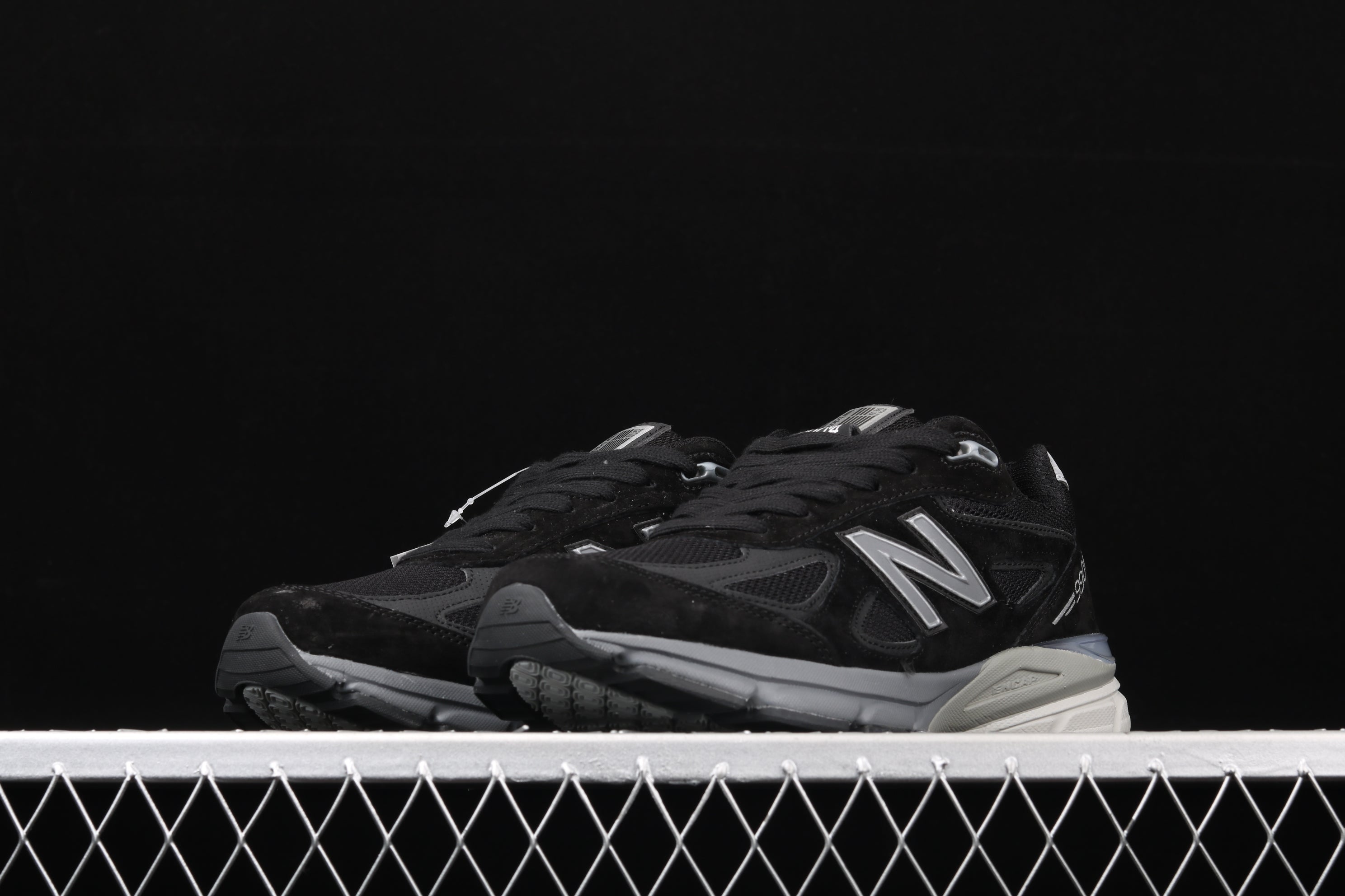 New Balance 990 - Black