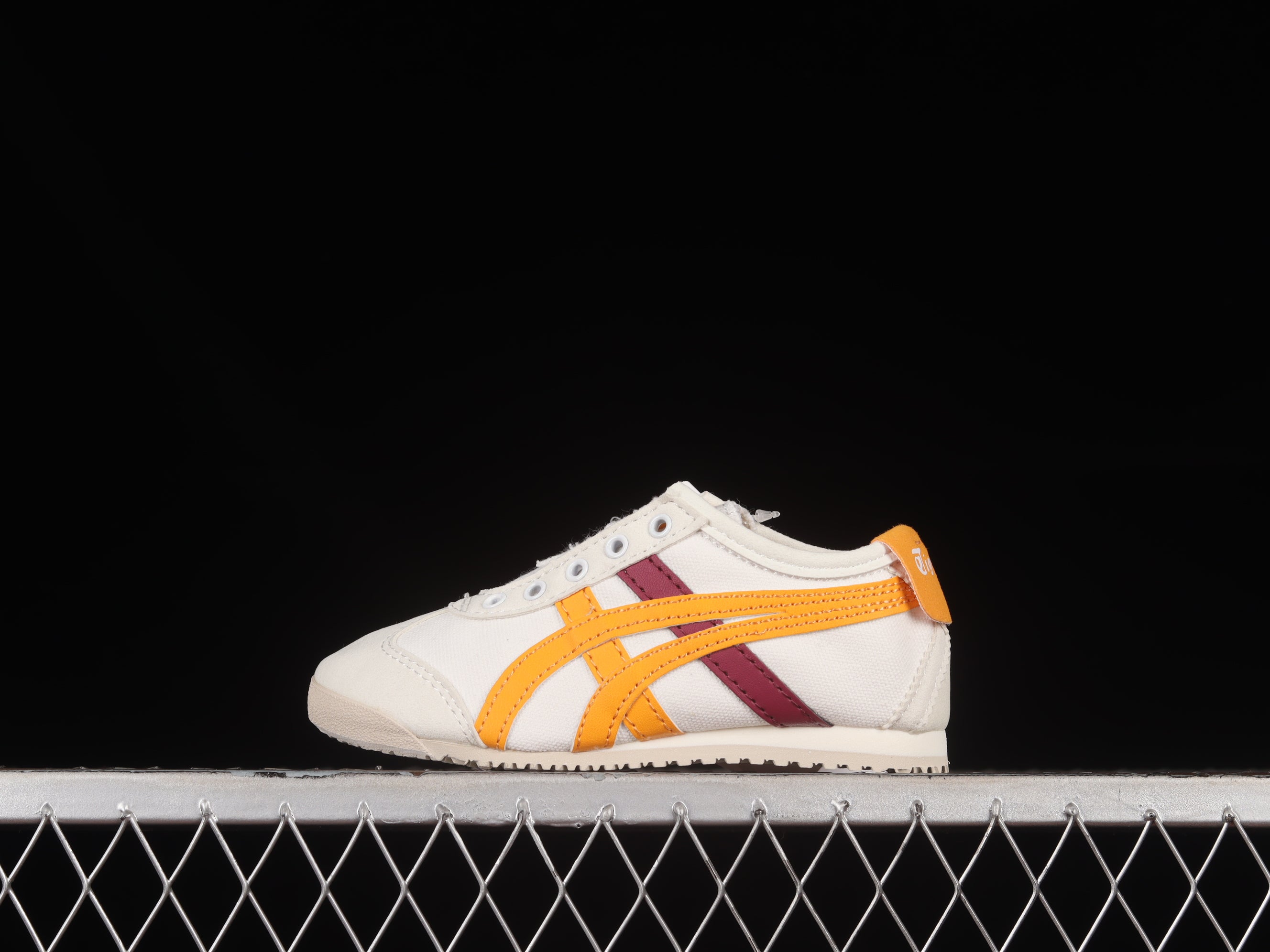 WMNS Onitsuka Tiger Mexico 66 Slip On - White Stritus