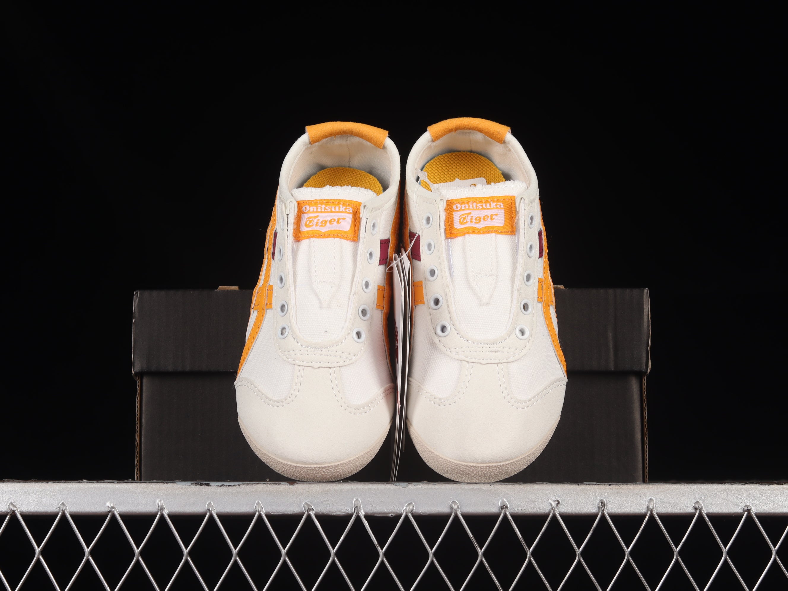 WMNS Onitsuka Tiger Mexico 66 Slip On - White Stritus