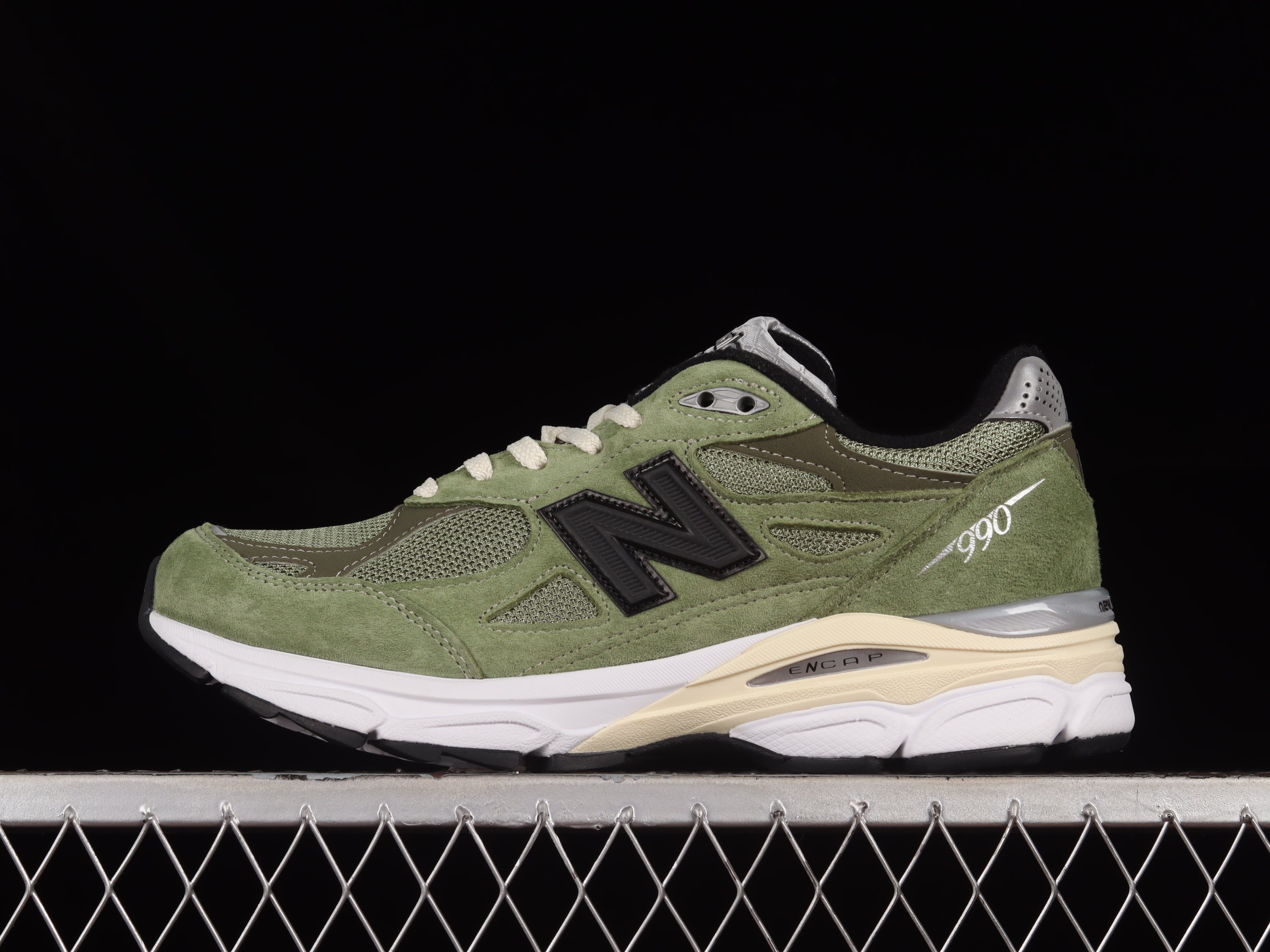 JJJJound x New Balance 990v3 - Olive