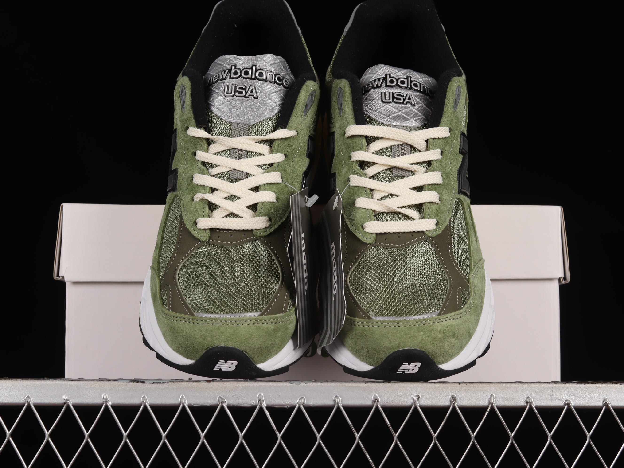 JJJJound x New Balance 990v3 - Olive