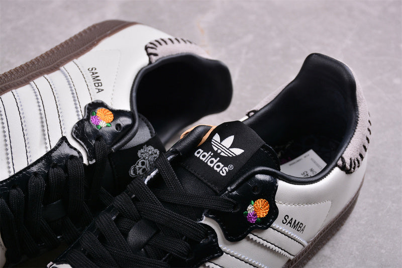 adidasUnisex Samba  - Off White Muertos
