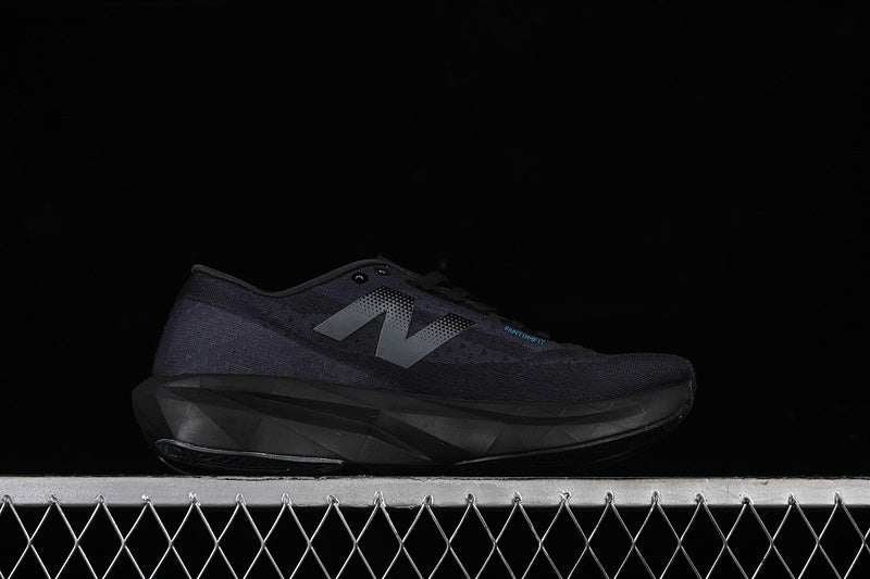 New Balance FuelCell Rebel v4 - Magnet Black
