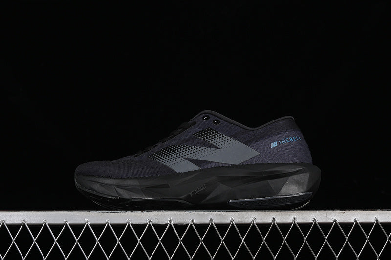 New Balance FuelCell Rebel v4 - Magnet Black