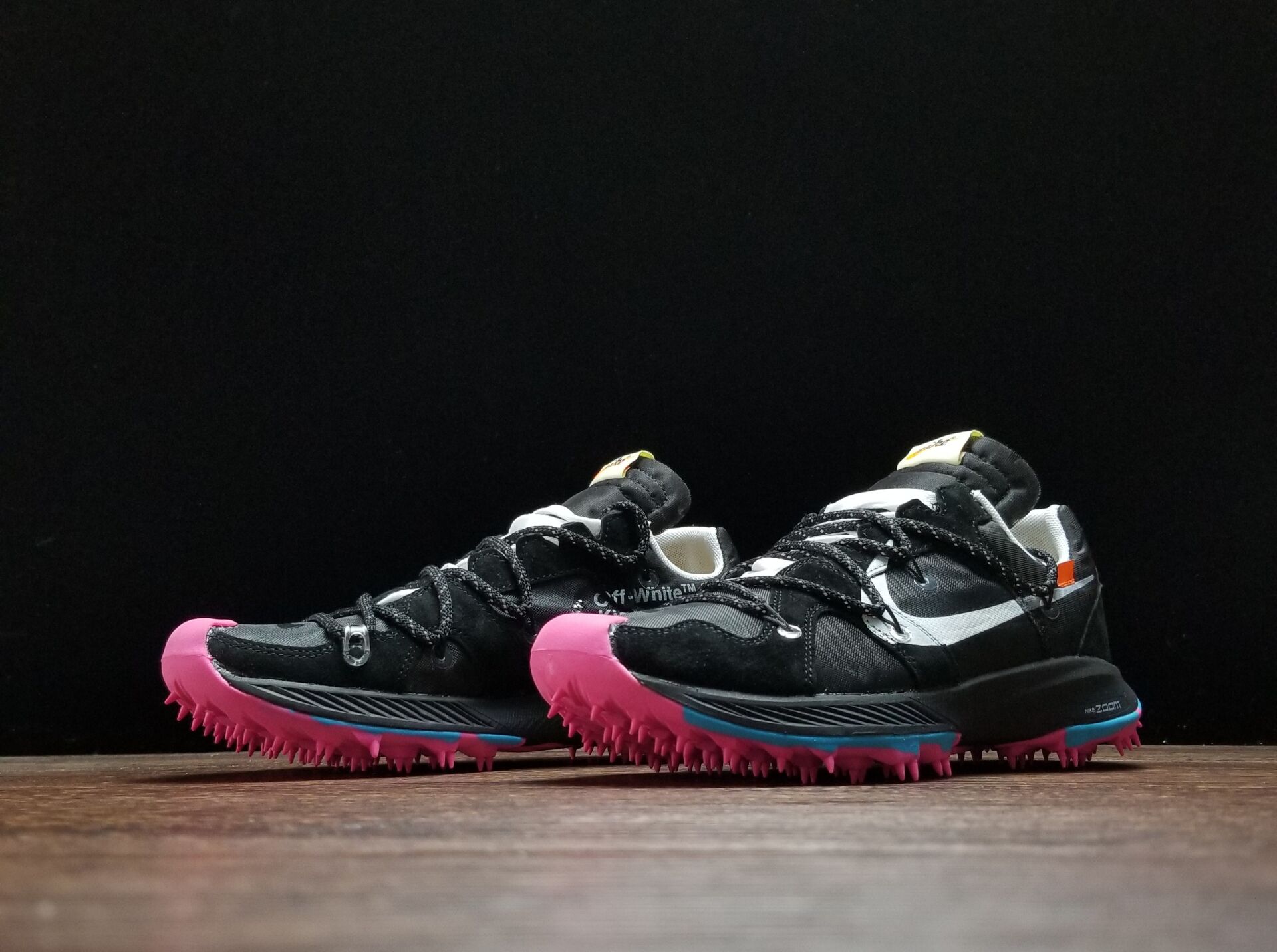 Off-White x NikeUnisex Zoom Terra Kiger 5 - Black