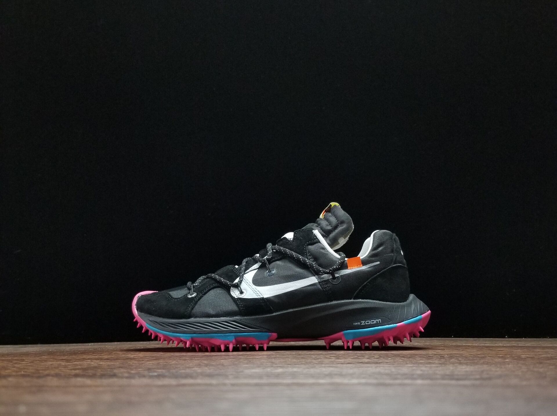 Off-White x NikeMens Zoom Terra Kiger 5 - Black