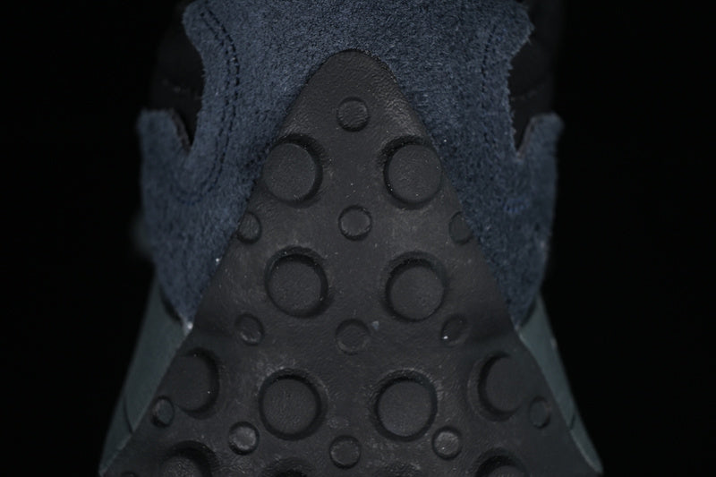 New Balance 327 - Phantom Black