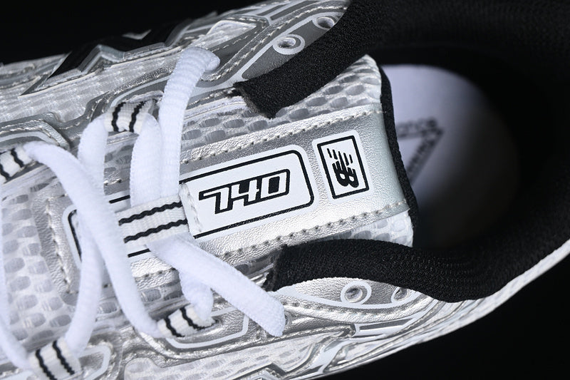 New Balance 740 - White Silver Navy