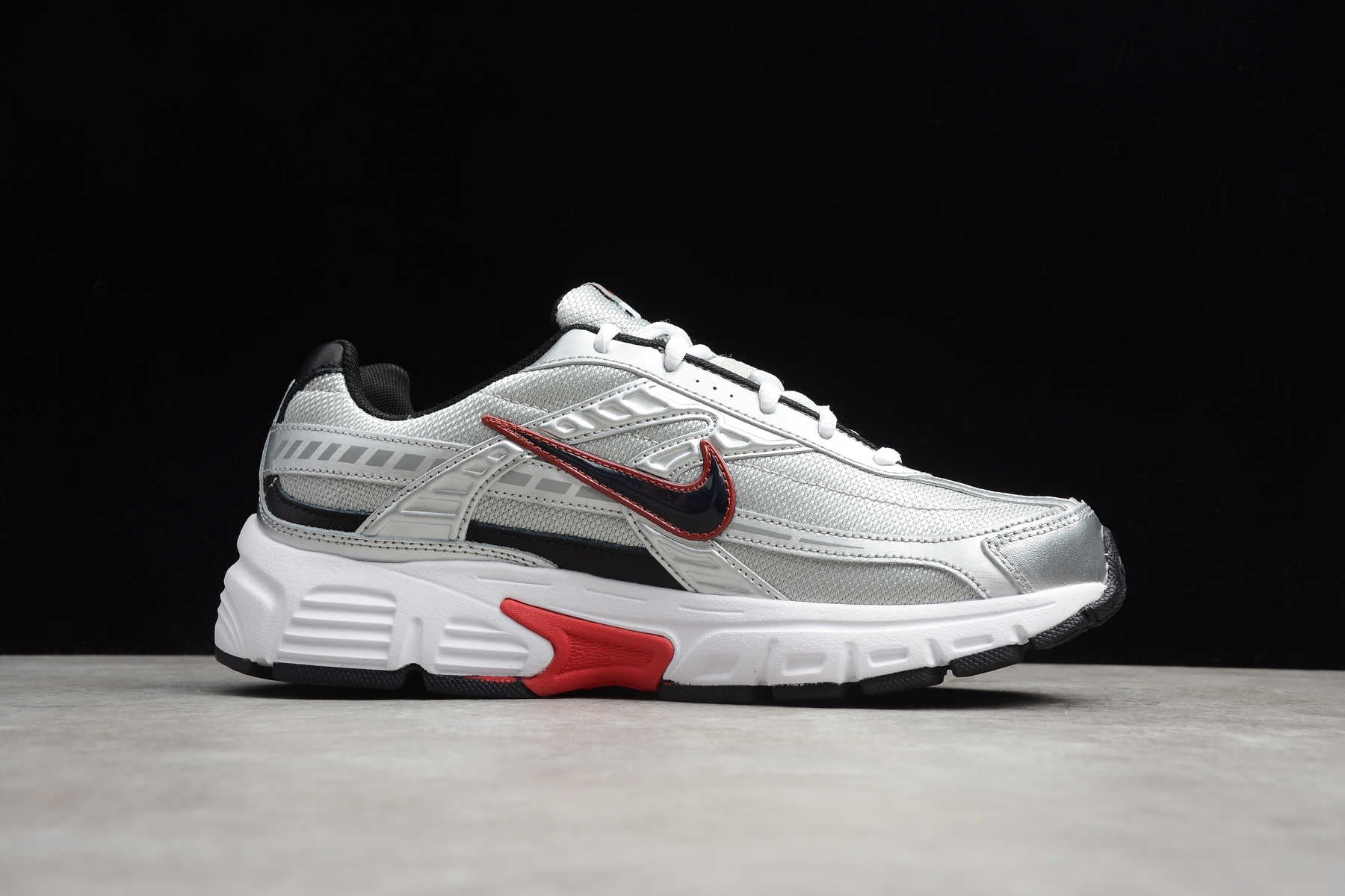 NikeMens Initiator - Metallic Silver/Red