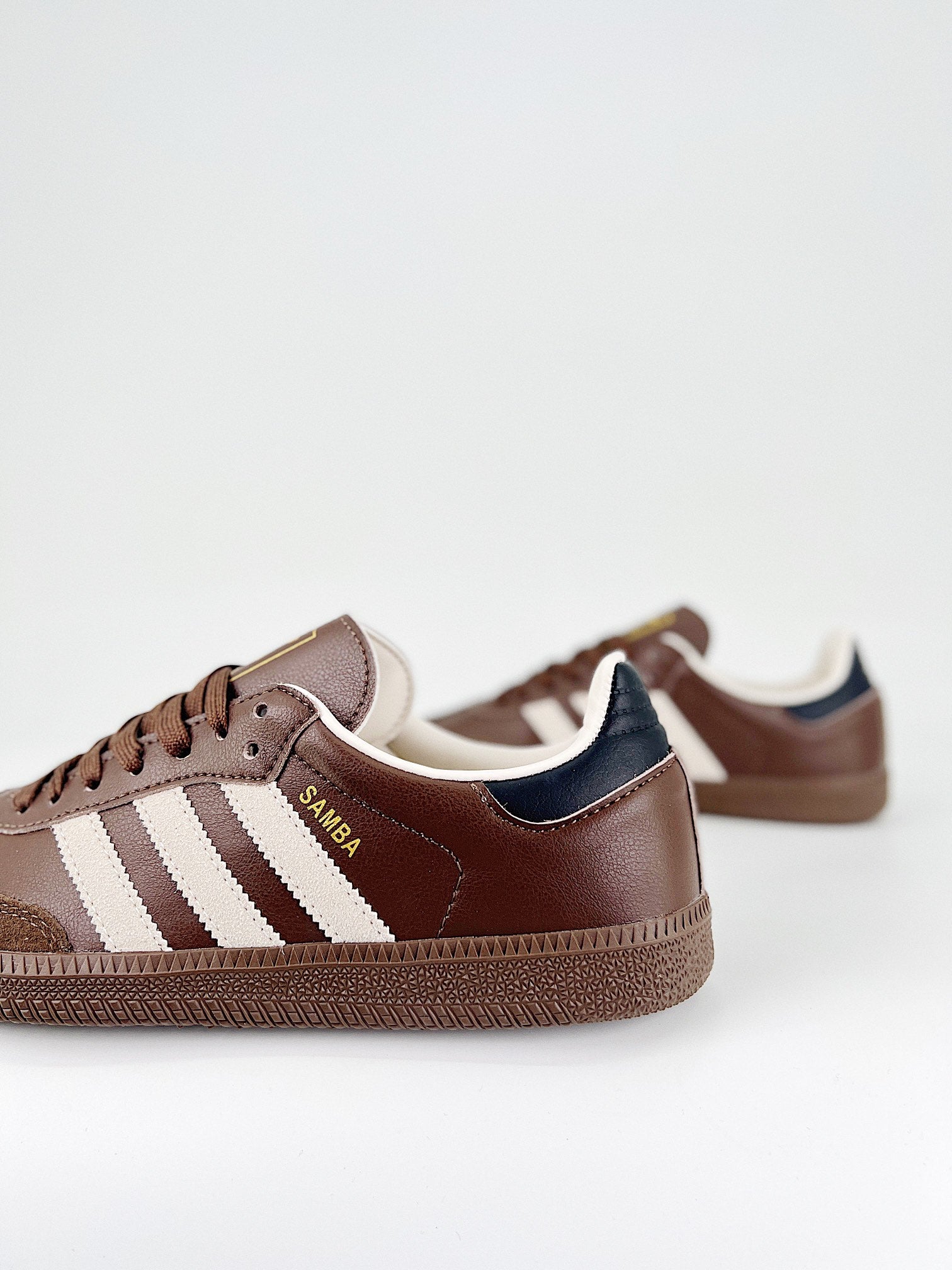 adidasMens Samba - Clay Brown