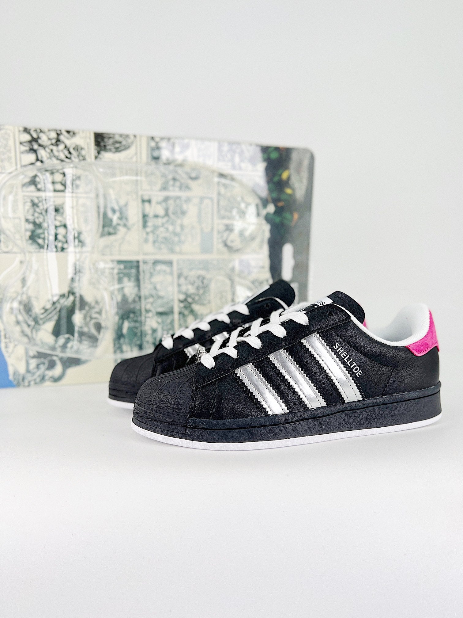 TMNT x adidasMens Superstar Shelltoe Shredder - Black