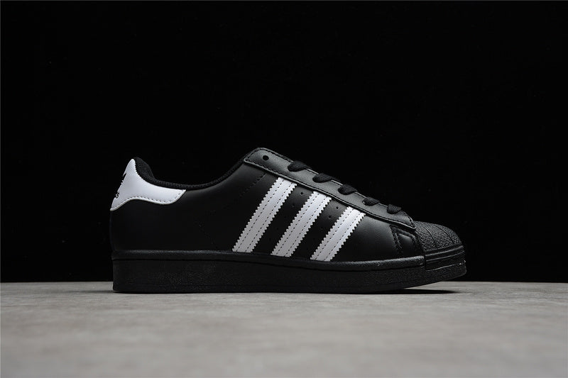adidasMens Superstar - Core Black/Cloud White/Gold