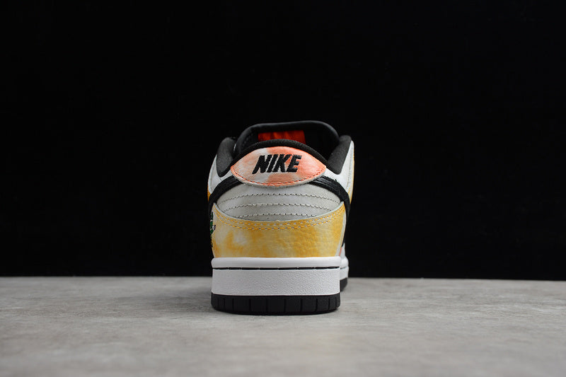 NikeSB Dunk Low Raygun Tie-Dye - White