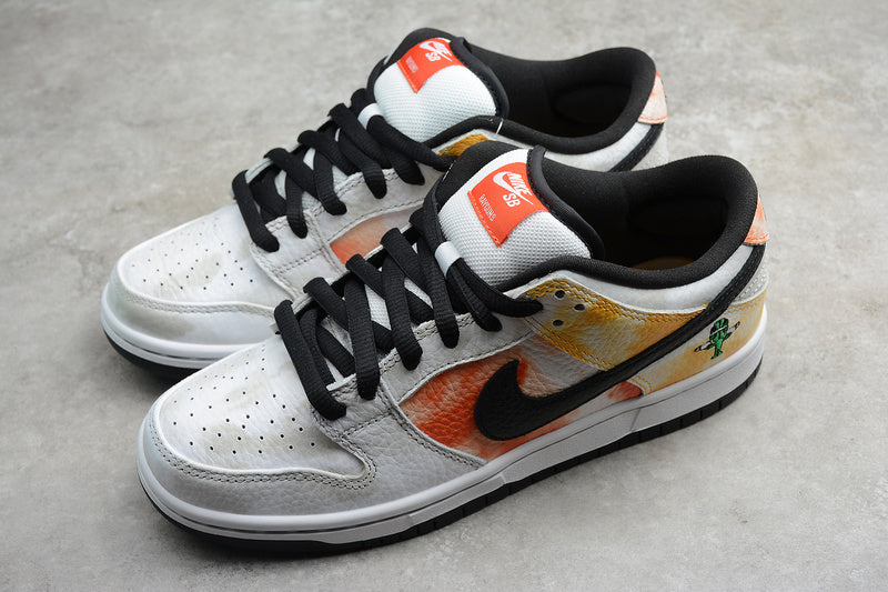 NikeSB Dunk Low Raygun Tie-Dye - White