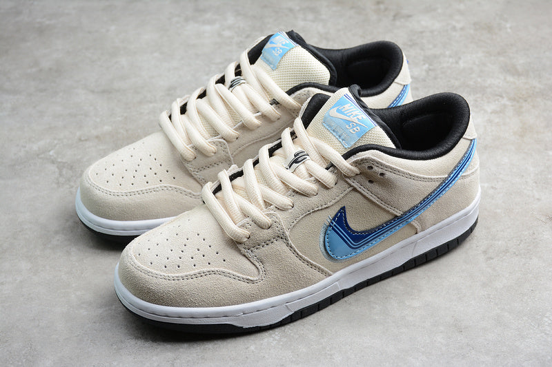 NikeMens Sb Dunk Low Truck It