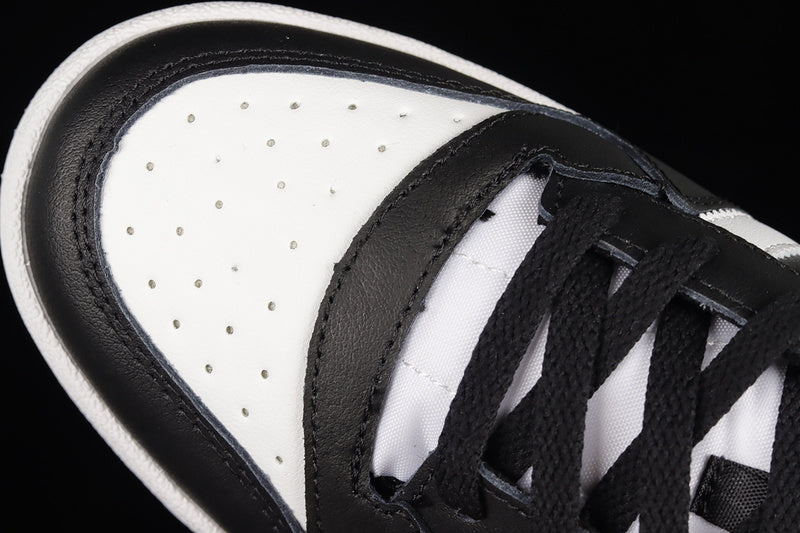 adidasMens  Forum Low - Panda
