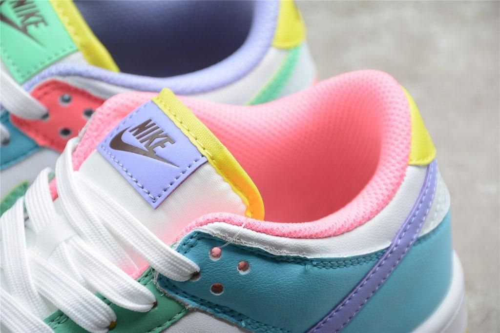 NikeWMNS SB Dunk Low - Easter Candy