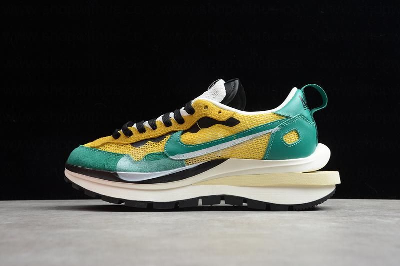 sacai xNike VaporWaffle - Tour Yellow