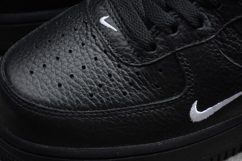 NikeWMNS Air Force 1 AF1 Low Utility - Black/White
